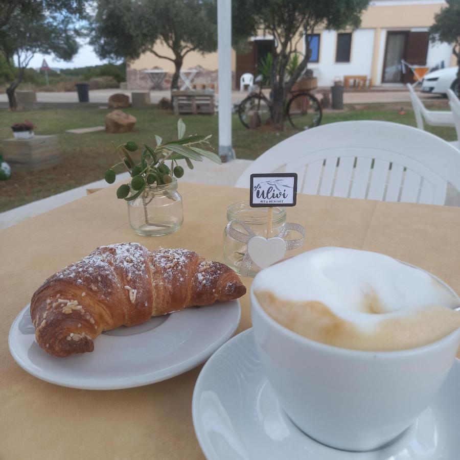 B&B Gli Ulivi SantʼAnna Arresi 外观 照片