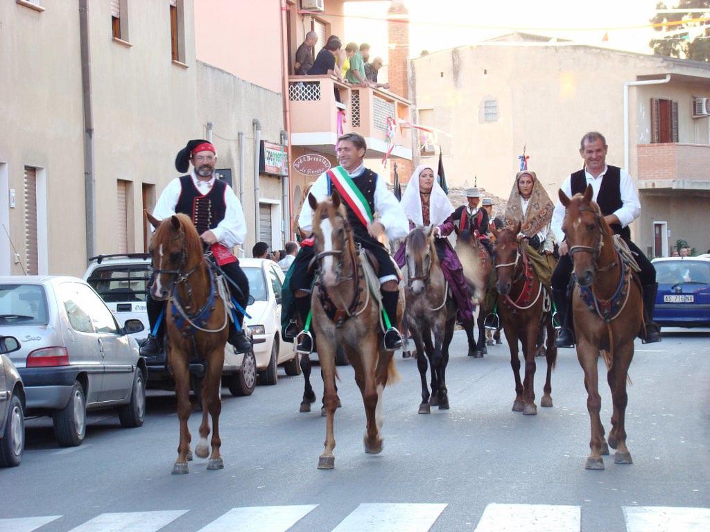 B&B Gli Ulivi SantʼAnna Arresi 外观 照片